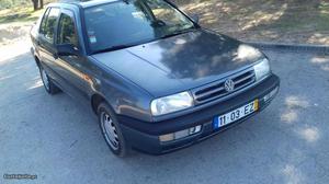 VW Vento Económico 160mi Março/95 - à venda - Ligeiros