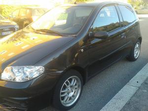 Fiat Punto 1.3 Multijet Sport Outubro/05 - à venda -