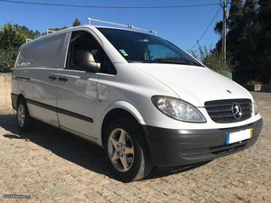 Mercedes-Benz Vito 111CDi AC Dezembro/05 - à venda -