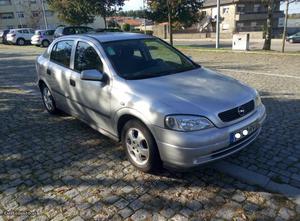 Opel Astra v Club Junho/01 - à venda - Ligeiros