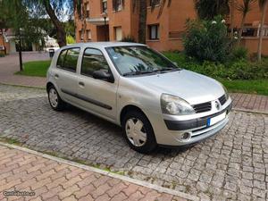 Renault Clio VExpression Janeiro/04 - à venda -