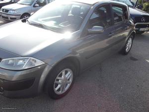 Renault Mégane dinamic 1.5 dci Abril/03 - à venda -