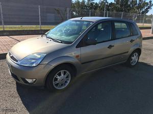 Ford Fiesta 1.4 TDCI 5 LUGARES DIESEL Janeiro/03 - à venda