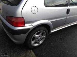 Peugeot 106 Desportivo Maio/03 - à venda - Ligeiros