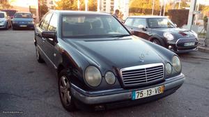 Mercedes-Benz E 220 Elegance Maio/97 - à venda - Ligeiros