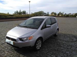 Mitsubishi Colt 1.3 Invite JLL Aut. Maio/12 - à venda -