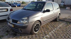 Renault Clio dci Julho/02 - à venda - Ligeiros Passageiros,