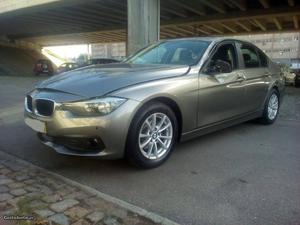 BMW 318 d auto sinistrado Janeiro/16 - à venda - Ligeiros