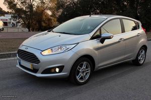 Ford Fiesta 1.5 TDCI / Titanium Junho/14 - à venda -