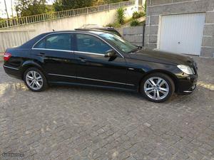 Mercedes-Benz E 220 avanguard Julho/10 - à venda - Ligeiros