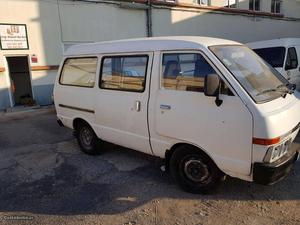 Nissan Vanette 2.0 D Curta Abril/88 - à venda - Comerciais