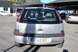 Opel Corsa 1.2 i Fevereiro/01 - à venda - Ligeiros