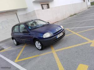 Renault Clio 1.2 Dezembro/99 - à venda - Ligeiros