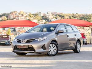 Toyota Auris Touring Sports 1.4 Junho/14 - à venda -