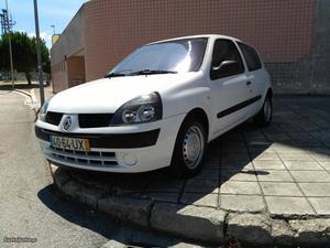 Renault Clio 1.5 DCI 64EUR/MÊS Abril/03 - à venda -