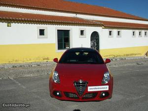 Alfa Romeo Giulietta 1.6 JTD DISTINCTIVE Junho/13 - à venda