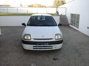 Renault Clio 1.2 Março/99 - à venda - Ligeiros