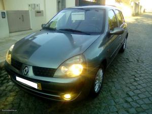 Renault Clio 1.2 NACIONAL (16V) Dezembro/02 - à venda -