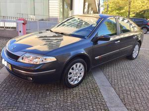 Renault Laguna 1.6 Previlege Março/02 - à venda - Ligeiros