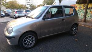 Fiat Seicento 1.1 SX Agosto/01 - à venda - Ligeiros