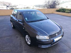 Fiat Stilo 16v Fevereiro/02 - à venda - Ligeiros