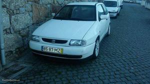 Seat Ibiza 6k Março/99 - à venda - Comerciais / Van, Braga