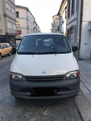 Toyota HiAce 3 lugares Julho/01 - à venda - Comerciais /