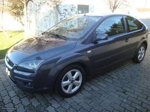 Ford Focus 1.6 TDCI 109 cv Junho/06 - à venda - Comerciais