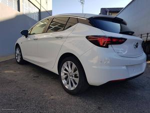 Opel Astra 1.6 Novembro/15 - à venda - Ligeiros