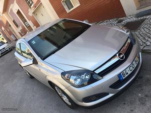 Opel Astra GTC Dezembro/06 - à venda - Ligeiros