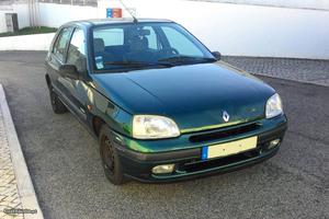 Renault Clio 1.2i oasis Novembro/96 - à venda - Ligeiros
