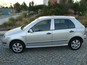 Skoda Fabia 1.4 TDI Abril/05 - à venda - Ligeiros