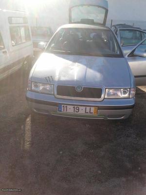 Skoda Octavia 1.6 GXLI Julho/98 - à venda - Ligeiros