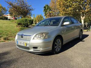 Toyota Avensis 2.0 D4D Março/03 - à venda - Ligeiros