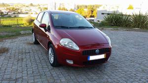 Fiat Grande Punto 1.2 Evo Fevereiro/06 - à venda - Ligeiros