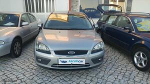 Ford Focus 1.4 Junho/05 - à venda - Ligeiros Passageiros,