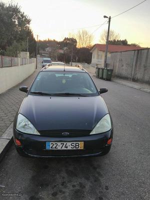 Ford Focus 1.4 station ambiente Julho/01 - à venda -