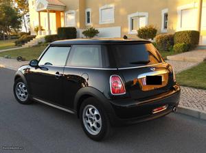 MINI Cooper Cooper D  Outubro/12 - à venda -