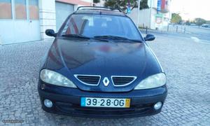 Renault Mégane v sw Outubro/99 - à venda - Ligeiros