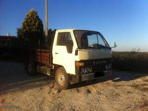 Toyota Dyna 150 Janeiro/89 - à venda - Pick-up/