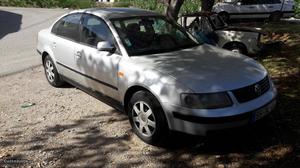 VW Passat 1.6 Dezembro/97 - à venda - Ligeiros Passageiros,