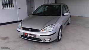 Ford Focus Trend 1.4i 16V Março/03 - à venda - Ligeiros