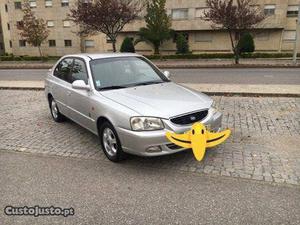 Hyundai Accent 1.5 crdi impecavel Junho/02 - à venda -