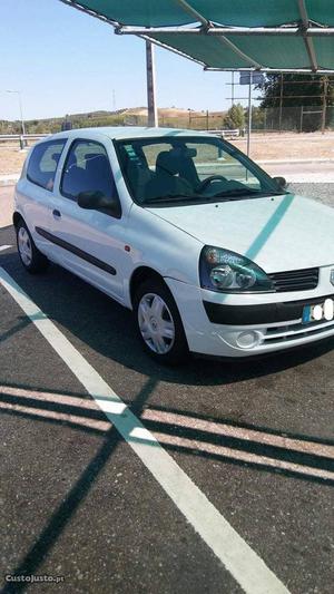 Renault Clio V Maio/04 - à venda - Ligeiros