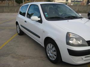 Renault Clio comercial 1.5 dci Dezembro/04 - à venda -