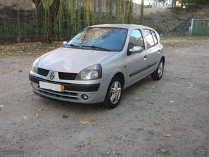 Renault Clio v a/c Junho/01 - à venda - Ligeiros