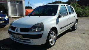 Renault Clio  Maio/04 - à venda - Ligeiros Passageiros,