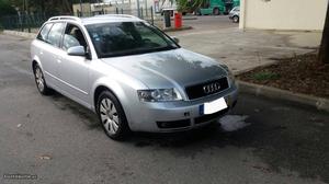 Audi A4 1.9TDi130cv 5velocid Fevereiro/02 - à venda -