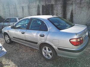 Nissan Almera 1.5 Novembro/01 - à venda - Ligeiros