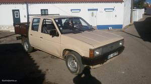 Nissan Pick Up 6 lugares TD25 Agosto/90 - à venda -